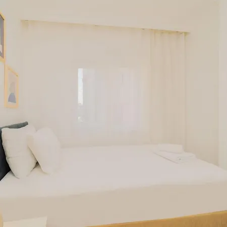 Apartman Flat In With Shared Pool And Garden