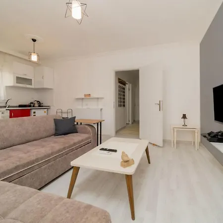 Flat In With Shared Pool And Garden * Antalya