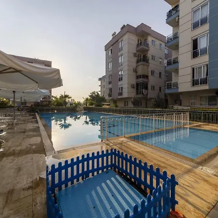 Lejlighed Flat In With Shared Pool And Garden *