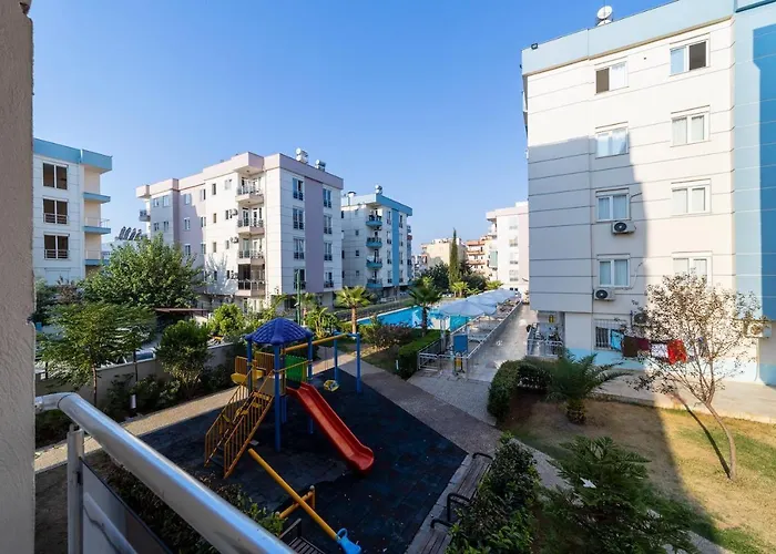 Flat In With Shared Pool And Garden Lejlighed *