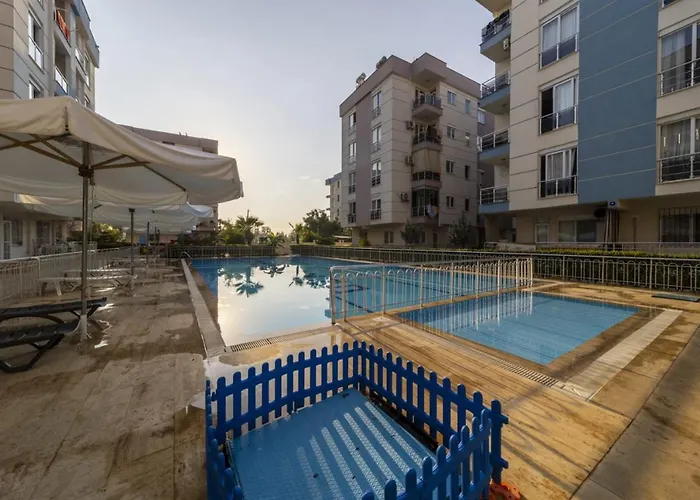 Lejlighed Flat In With Shared Pool And Garden *